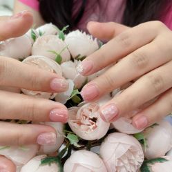 -予·你 美甲美睫 Yu Ni Nail Salon