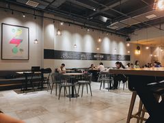 大堂-HELLO 27 意面·沙拉·帕尼尼