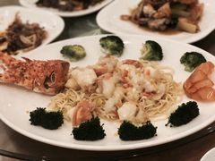 -顺峰渔港中国人的餐厅