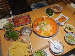 -洱火云南酸菜牛肉火锅(石景山当代商城店)