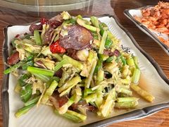 -乡巴佬鼎锅饭