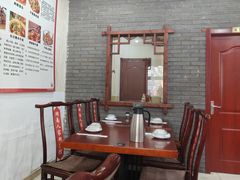 -湖南人家湘菜馆(镇江路店)