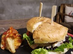 -HIGH FIVE哈福手工汉堡(桂林路店)