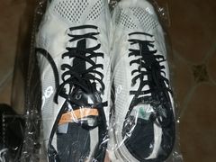 -京伟修鞋洗鞋奢侈品皮具护理店