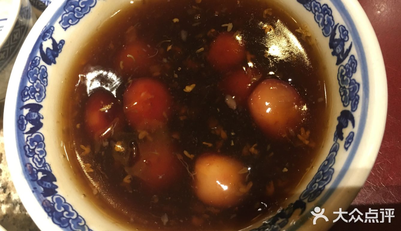 本来想买八折充值卡的，在服务员的推荐下买了代金券