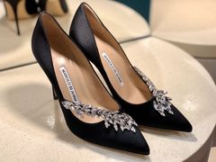 -Manolo Blahnik(置地广场店)