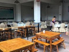 -茅屋大酒店