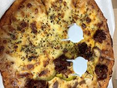 牛肉芝士双拼披萨-宅恩特披萨(百汇城店)