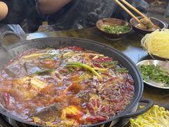 -黄潇洒老火锅(九眼桥宏济巷店)