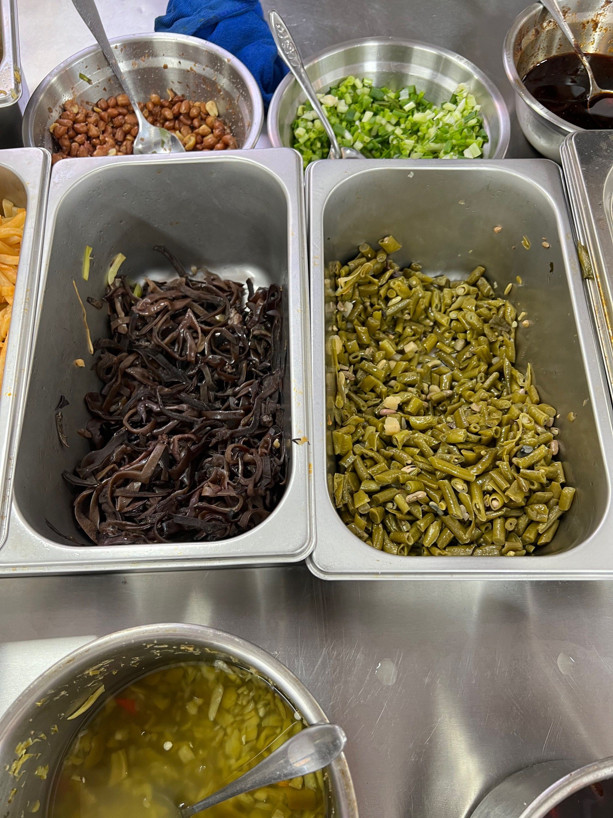 双井富力广场地下一层的螺狮粉,味道尚可