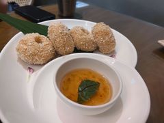 炸虾饼配泰国梅子酱-帕蓝·暹罗料理(大学路店)