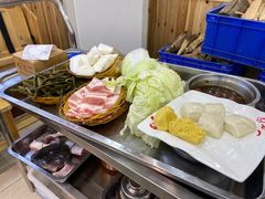 -屯老二农家铁锅炖·行业领军者(梅江店)