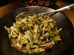 雪菜蘑菇炒肉片-金牌外婆家(苏州中心店)