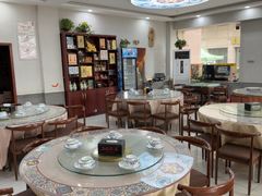 -壹阁胡羊焖饼(特色小吃街店)