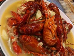-虾弄弄海派小龙虾·牛羊蝎子火锅