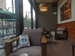 靠窗位-星巴克(昆明美辰百货店)