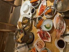 -雍和会海鲜姿造自助(湖东路店)