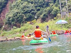 -安吉龙王山峡谷漂流