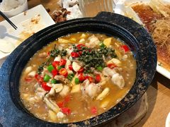 鲜椒石锅牛蛙-峨嵋小镇·川菜(勒泰中心店)