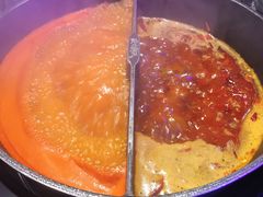 番茄锅-热火朝天鲜切牛肉火锅(南强街巷店)