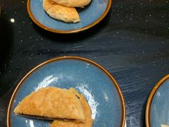现烤鲜花饼-麦麦山云南菜(复地活力城店)