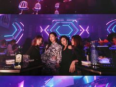 -OMO PARTY HOUSE