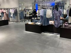 -URBAN REVIVO(七宝领展广场店)