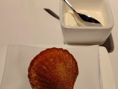 玛德琳配香缇奶油-Oyster Talks 四度蚝法餐厅
