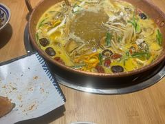 -洱火云南酸菜牛肉火锅(石景山当代商城店)