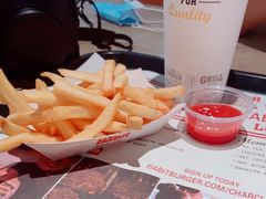 -The Habit Burger Grill 哈比特汉堡(复兴soho店)