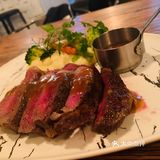 下班直接步行十分钟就能到。周边有地铁十二号线方便她过来