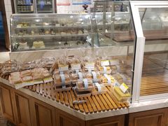 面包甜点陈列柜-老大昌(淮海中路店)