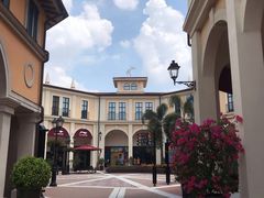 -佛罗伦萨小镇广佛名品奥特莱斯(疏港路店)