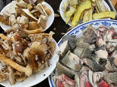 -东巴谷野生菌火锅餐厅
