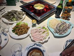 -二荆条·蜀鲜汇城市森林火锅