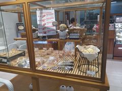 面包甜点陈列柜-西村叔叔的店·面包·甜品·蛋糕(崂山丽达店)