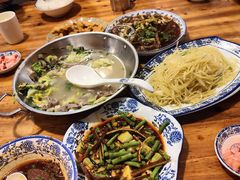 -杨三孃跷脚牛肉(西外棕榈岛店)
