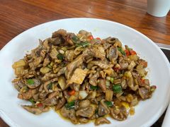 白辣椒炒鸡杂-伙工殿餐厅(吉大店)