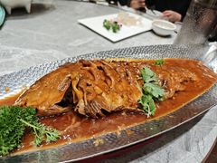 私家焖鲤鱼-华竹饭店(中央大街店)
