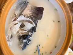浓汤鱼头-浔味·山屿湖·正宗淳牌全鱼宴老字号