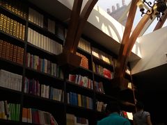 -钟书阁(松江泰晤士小镇店)