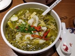 -渝是乎酸菜鱼(龙旗购物中心店)