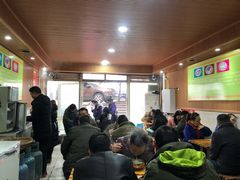 等位区-贵州特色羊肉粉(北岸印象店)