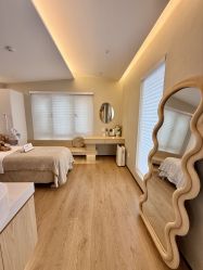 -AGE LOCK 锁龄美肌