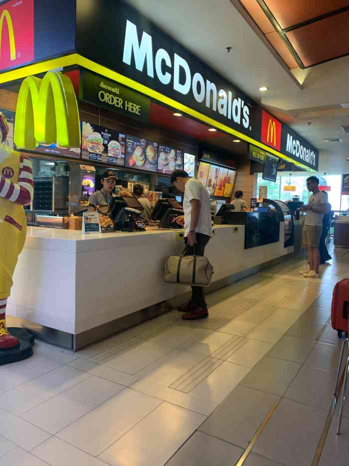 麦当劳-"特意找泰国的麦当劳 想看看泰国的麦当劳 ."-大众点评移动版