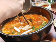 -银米·云南传统过桥米线(双廊黑金冠店)