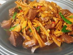 外婆竹笋干红烧肉-野蔓果·山野菜(西湖景区·龙井茶田店)