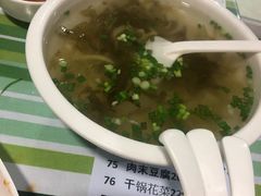 酸菜粉丝汤-熊猫小厨