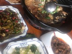 -临江餐馆二楼美食部落