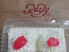 -红宝石·鲜奶小方·海派西点房(控江店)